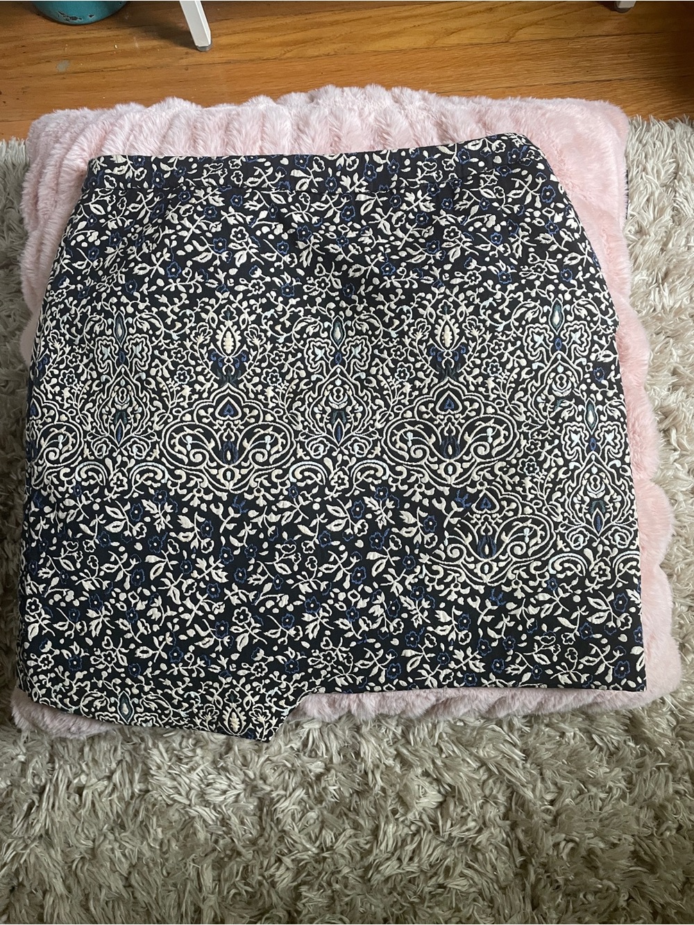 H&M Navy and Ivory Patterned Mini Skirt